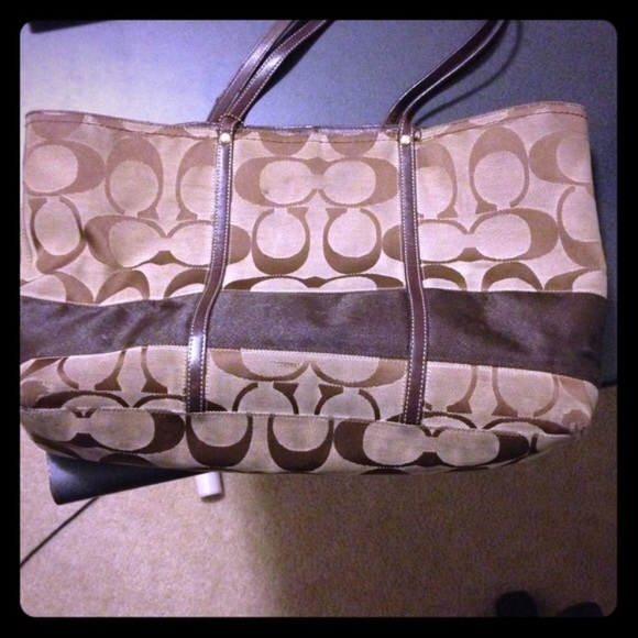 Coach Handbags - 🛑SOLD🛑AUTHENTIC COACH TOTE